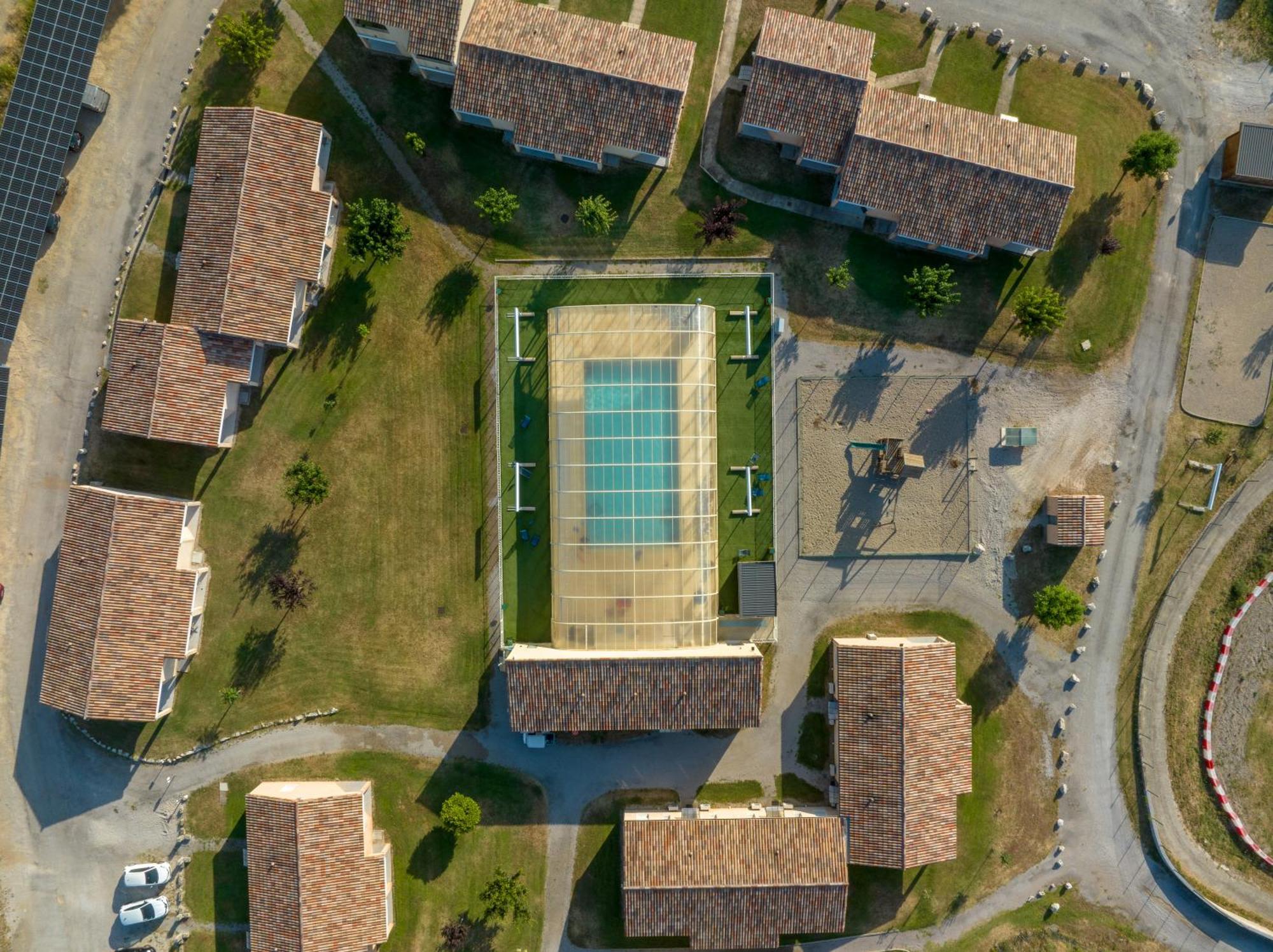 Park&Suites Village Gorges de l'Hérault-Cévennes Brissac Exterior foto