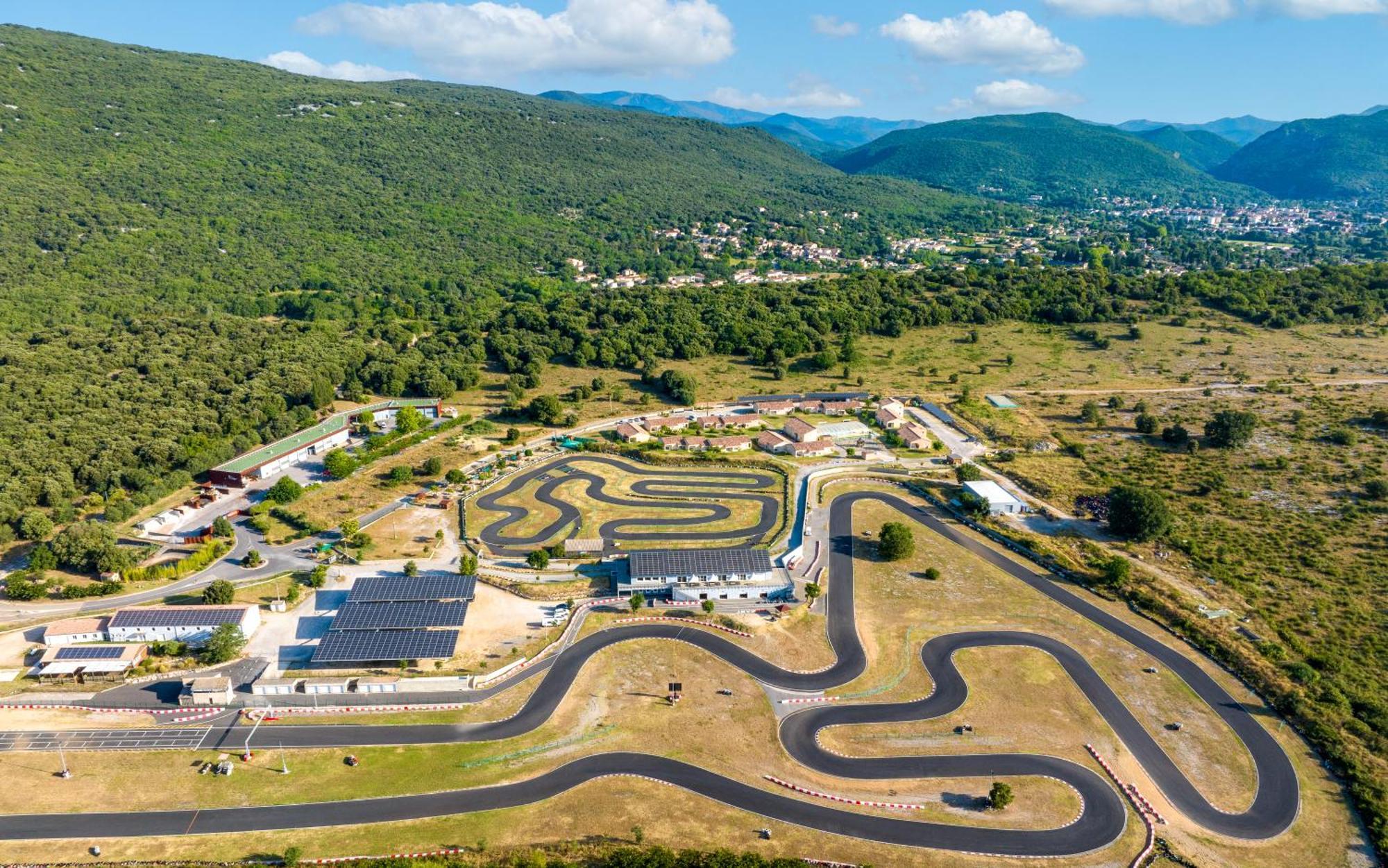 Park&Suites Village Gorges de l'Hérault-Cévennes Brissac Exterior foto