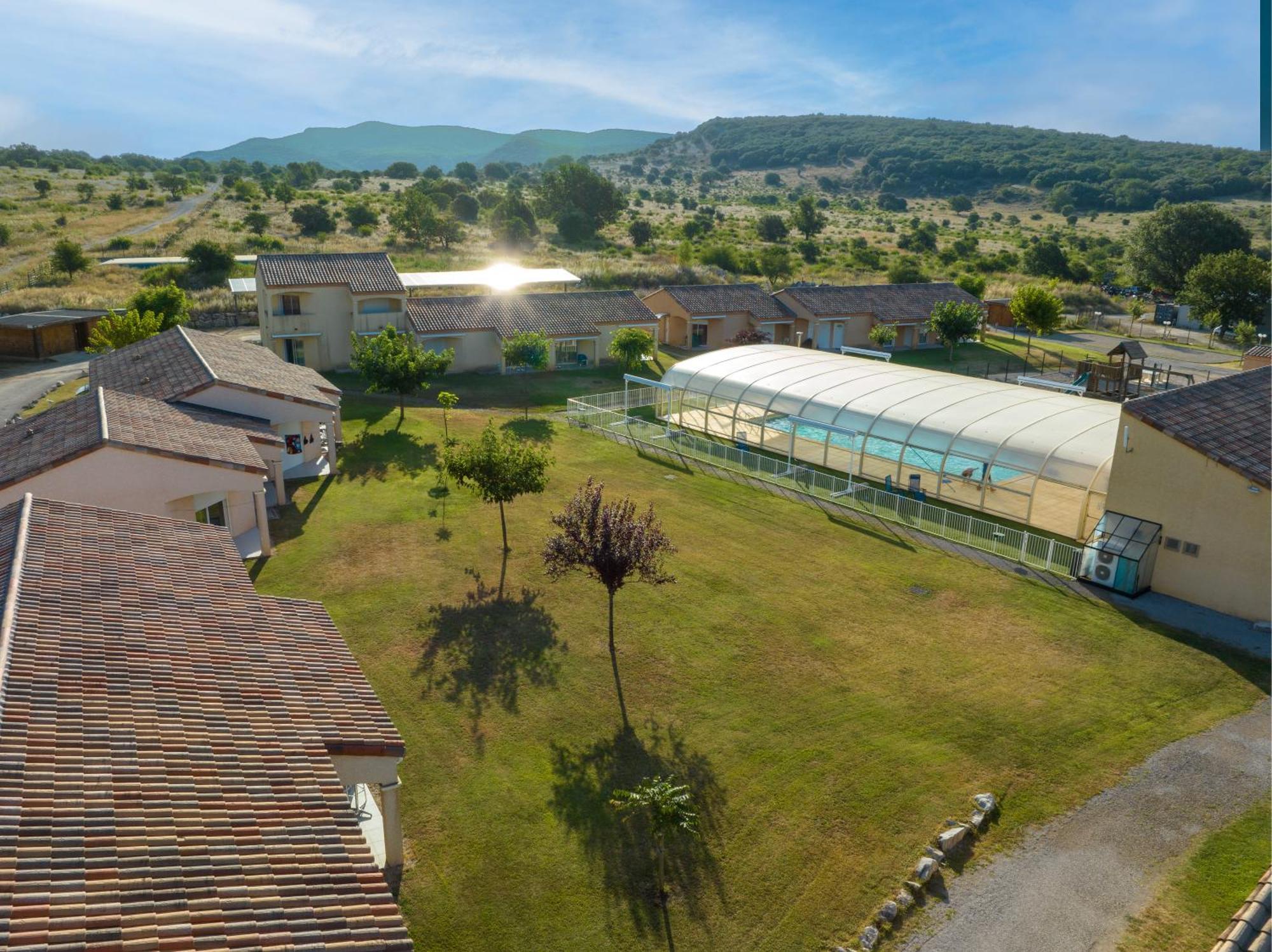 Park&Suites Village Gorges de l'Hérault-Cévennes Brissac Exterior foto
